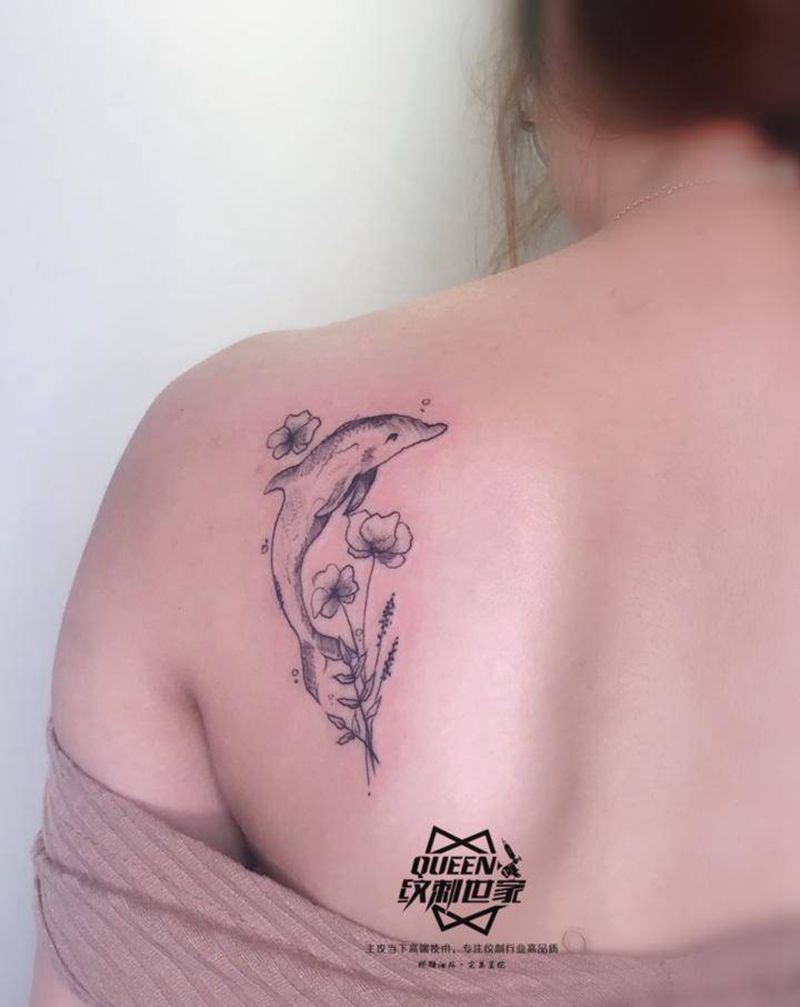 海豚～纹身图片_肩部纹身图案