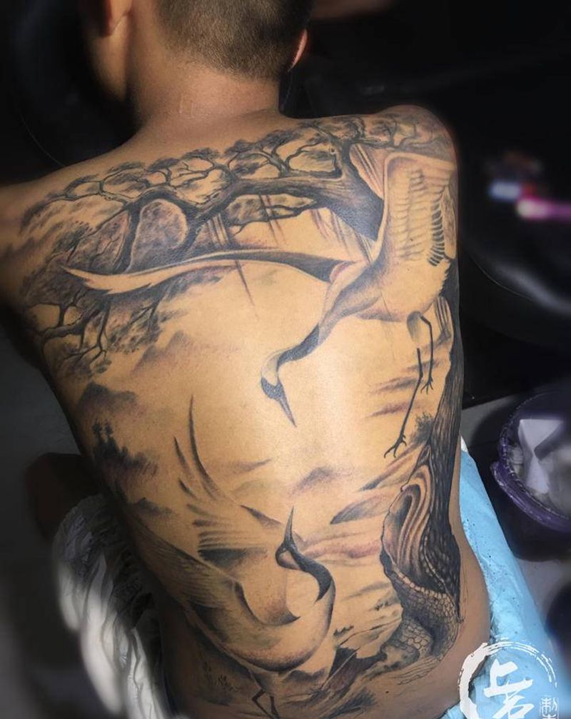 松鹤纹身图片_背部新传统纹身图案