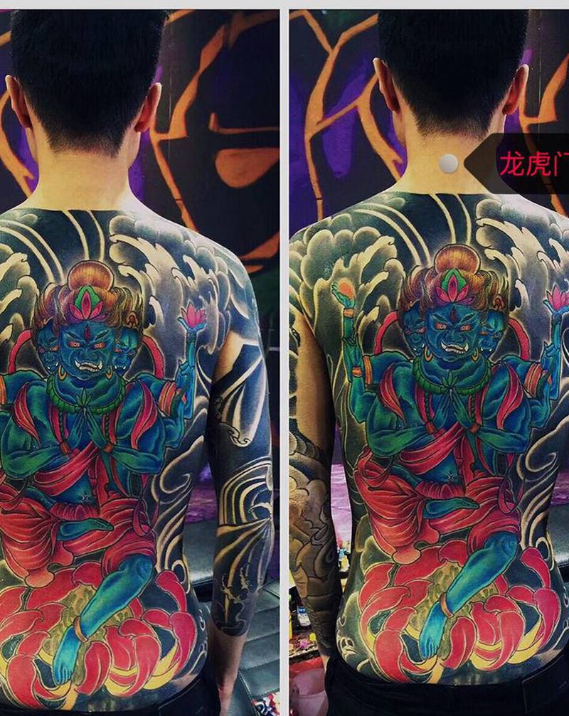 大后背作品纹身图片_背部纹身图案