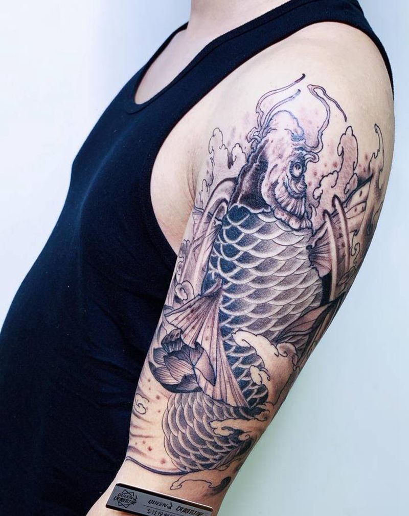 鲤鱼～纹身图片_手臂新传统纹身图案