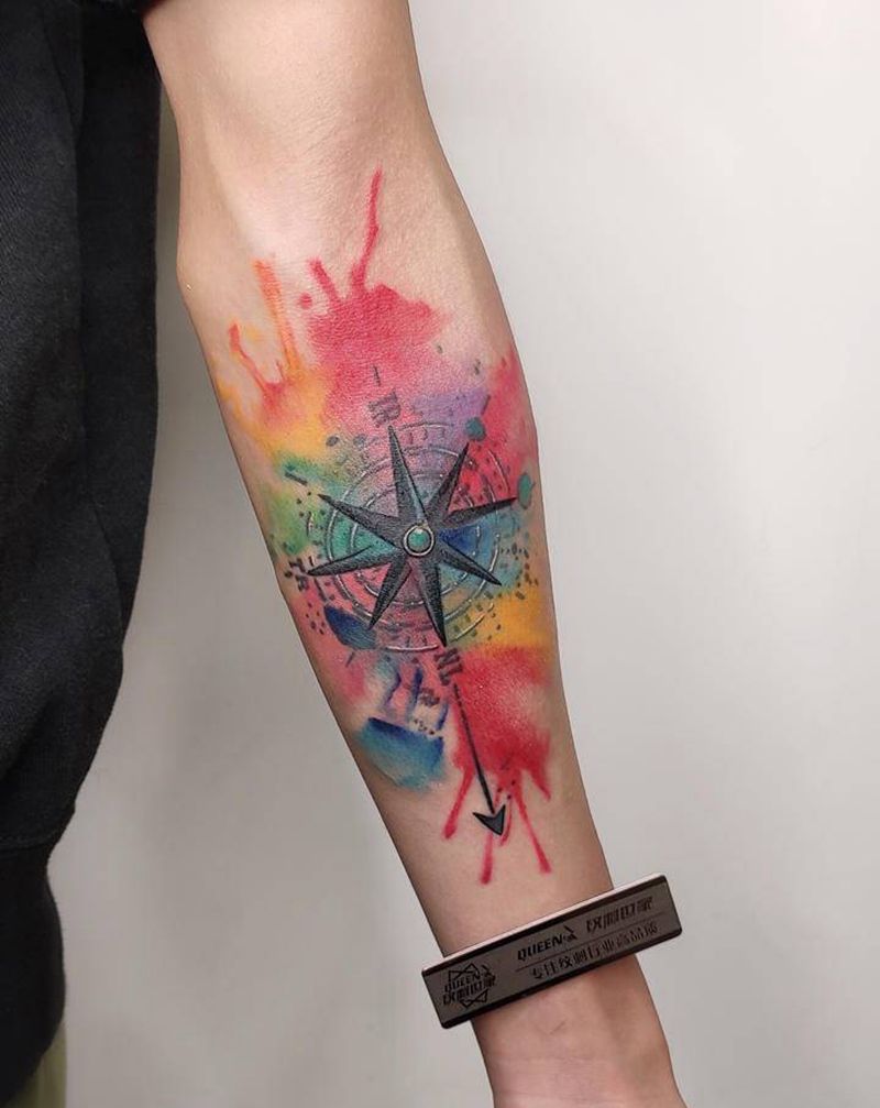 指南针纹身图片_手臂水彩纹身图案