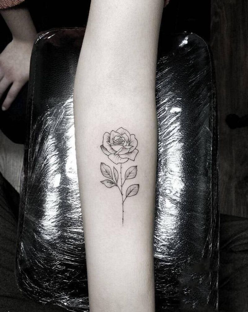 素花纹身图片_手臂点刺素花纹身图案