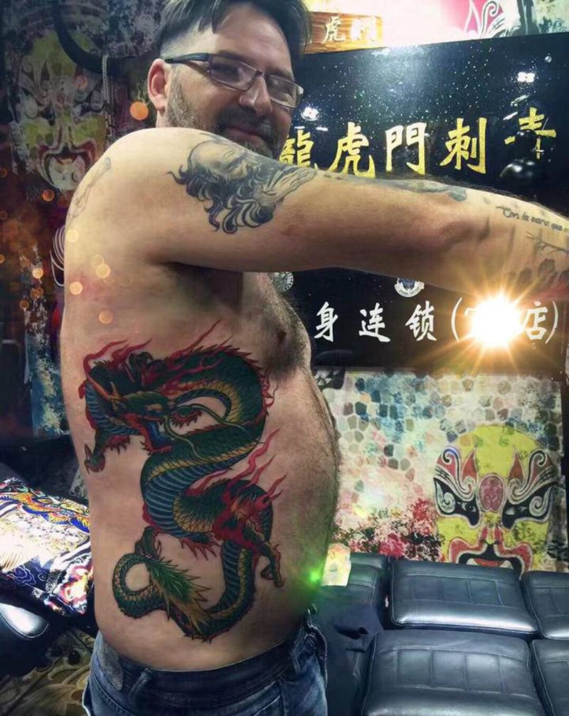 本店花絮纹身图片_颈部Old School纹身图案