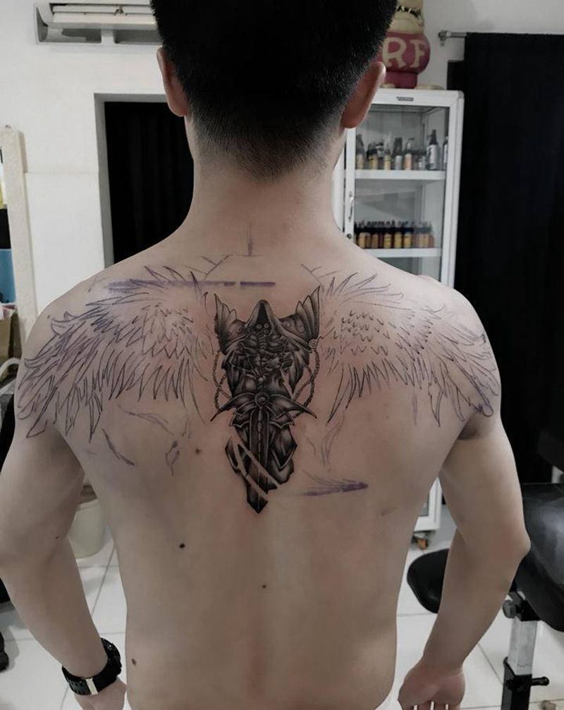 天使之翼纹身图片_背部欧美写实纹身图案