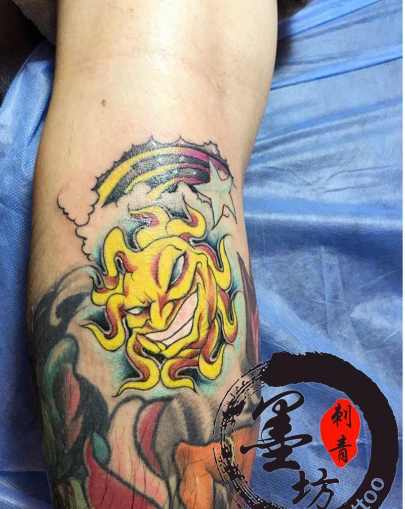 太阳纹身图片_腿部纹身图案