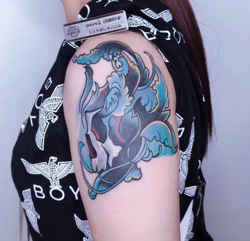 毁图修改纹身图片_手臂老传统新传统纹身图案