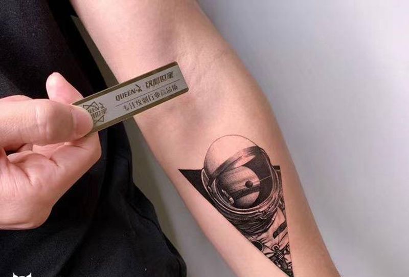 上身效果图VS原图纹身图片_手臂欧美写实纹身图案