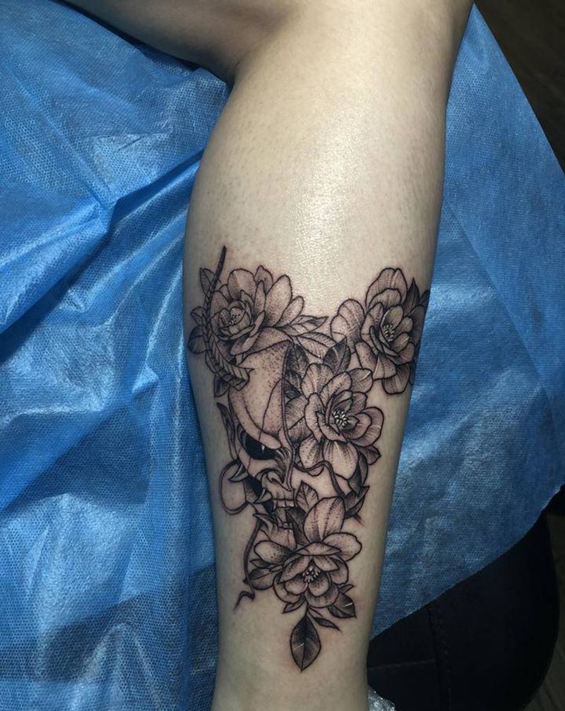 素花般若纹身图片_腿部纹身图案