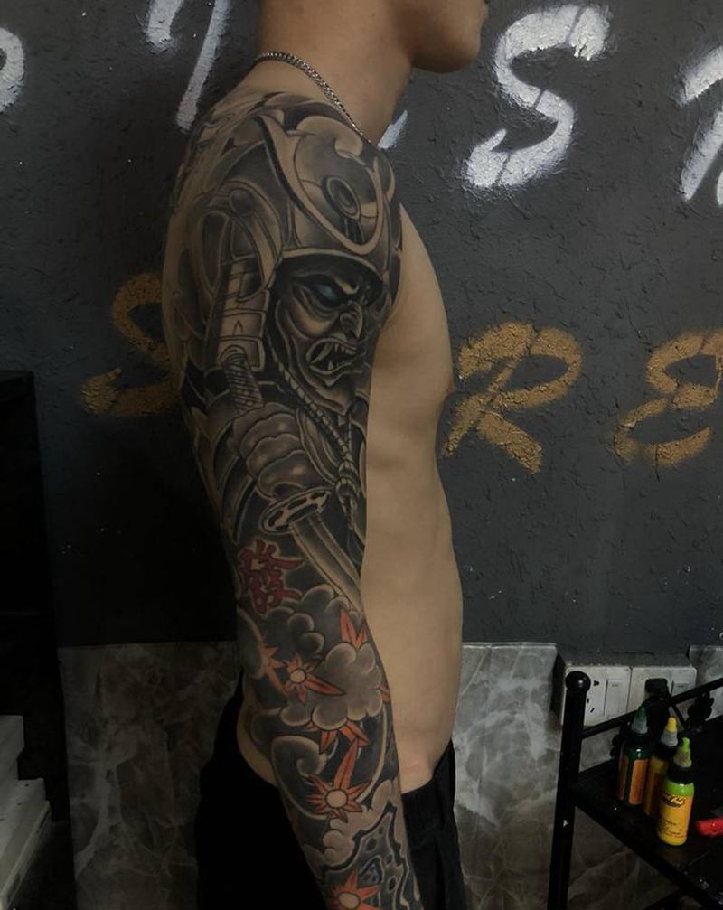 老传统鬼武士包整臂纹身图片_手臂老传统纹身图案