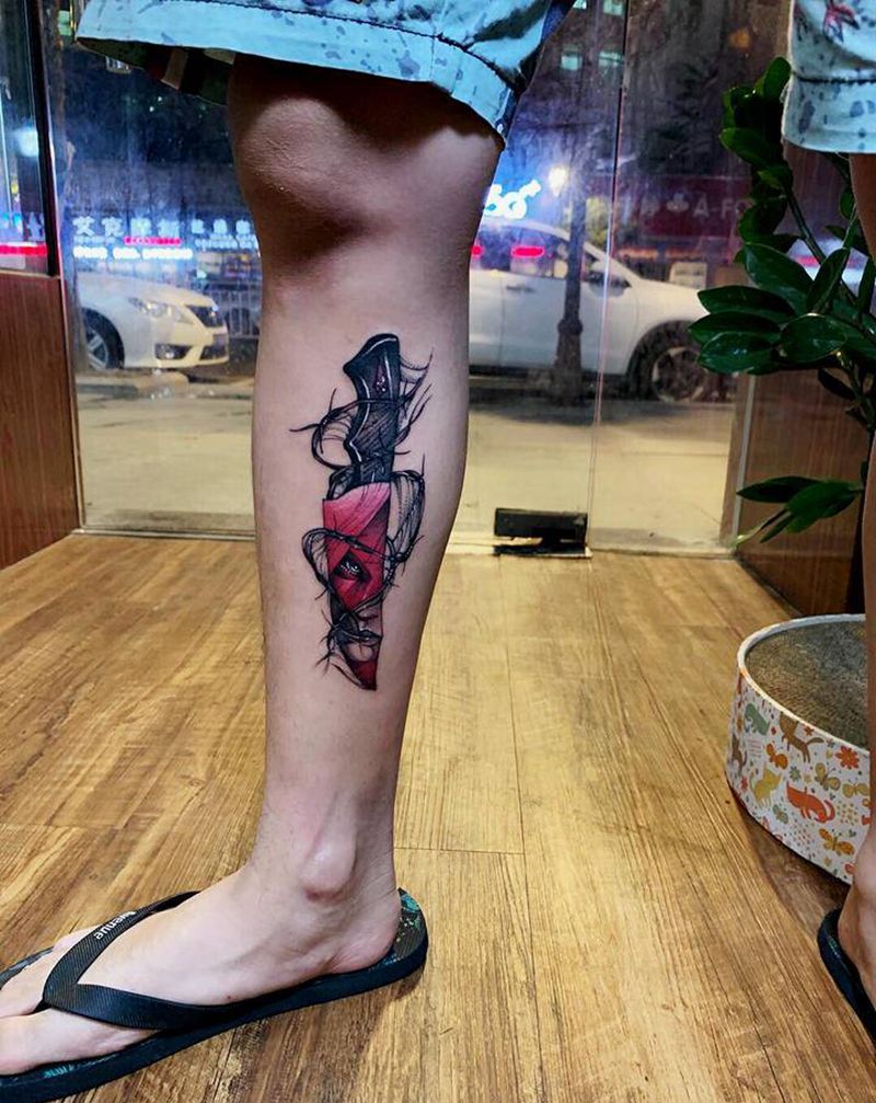 死亡匕首纹身图片_脚部欧美写实水墨纹身图案