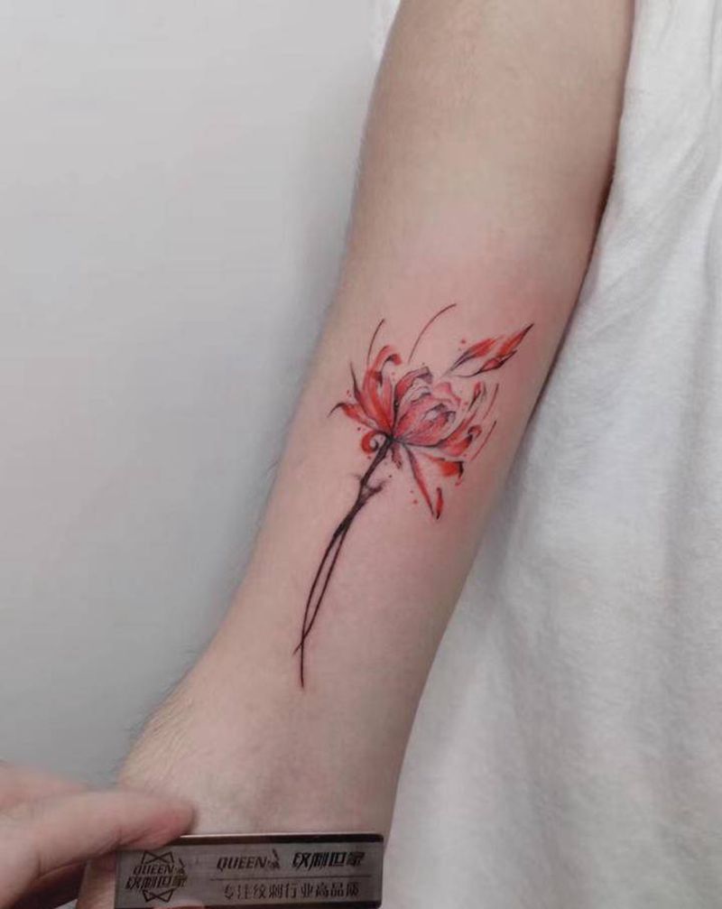 彼岸花纹身图片_手臂水彩纹身图案