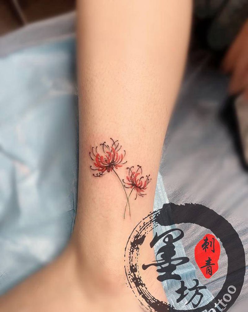 彼岸花纹身图片_腿部小清新纹身图案