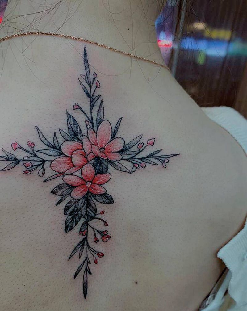 后背素花纹身图片_颈部水墨水彩纹身图案