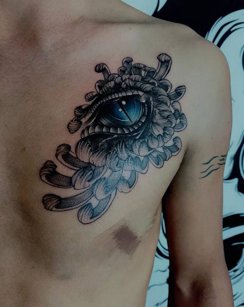 诱惑之眼纹身图片_胸部欧美写实水墨纹身图案