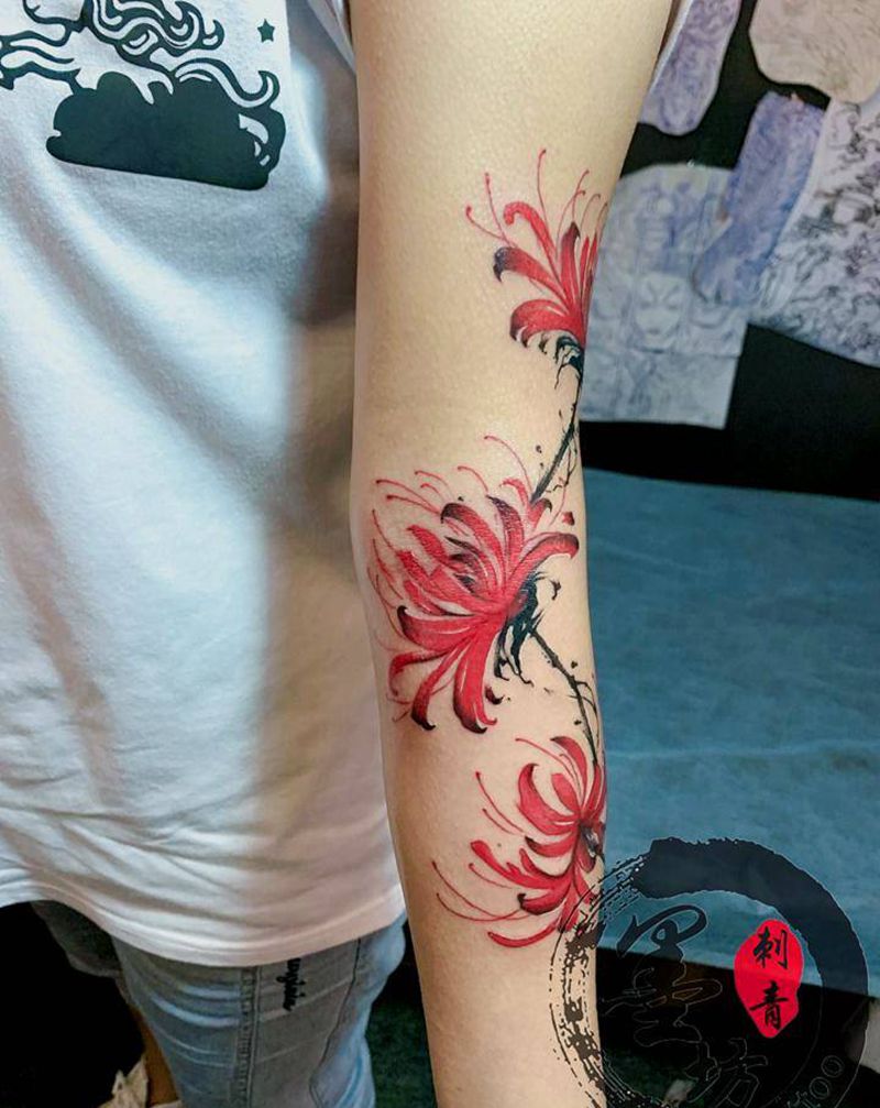 彼岸花纹身图片_手臂水彩纹身图案
