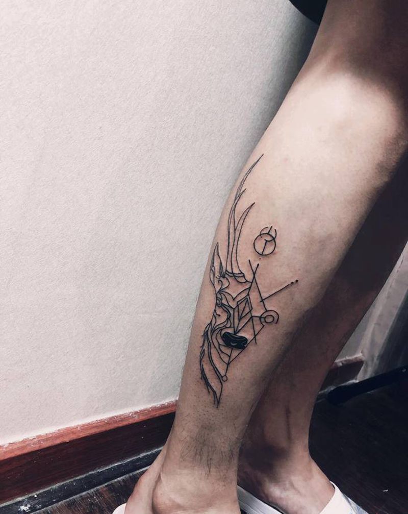 线条不规则鹿头纹身图片_腿部纹身图案