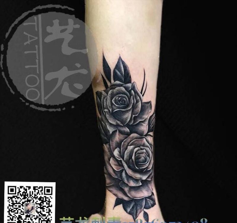 盖旧图的花纹身图片_腿部纹身图案