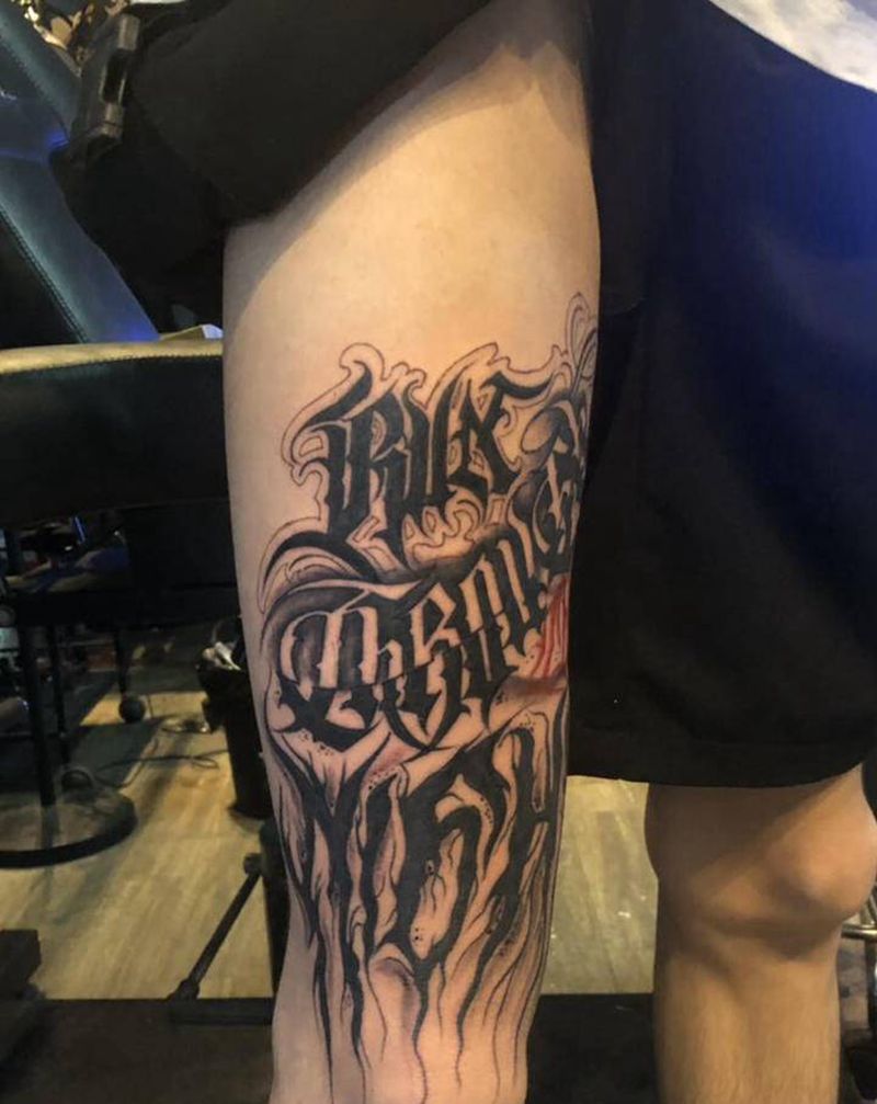 花体字纹身图片_脚部花体字纹身图案