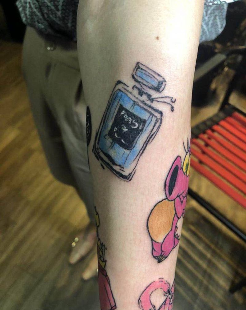 香水瓶纹身图片_手臂Old School水彩纹身图案