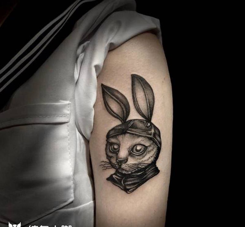 猫纹身图片_手臂Old School纹身图案