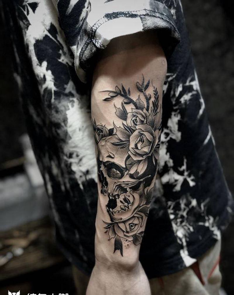骷髅 玫瑰纹身图片_手臂Old School欧美纹身图案