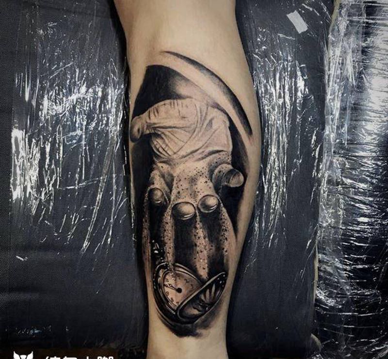 时间纹身图片_腿部欧美写实纹身图案