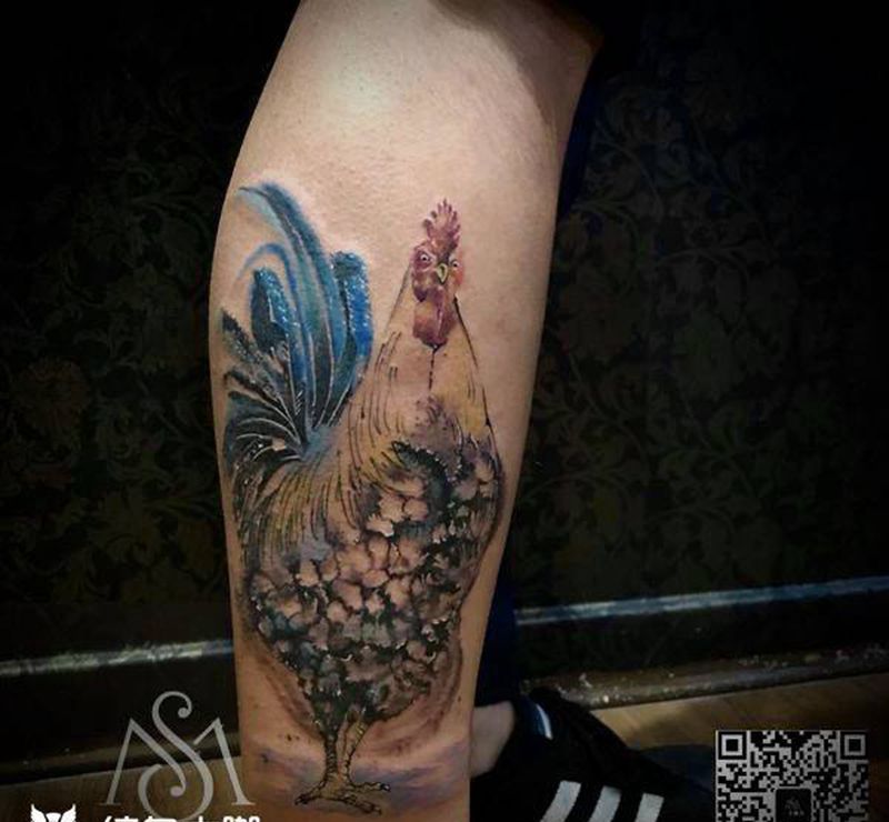 吃鸡纹身图片_腿部水彩纹身图案