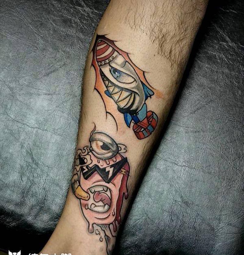 school纹身图片_脚部New School纹身图案