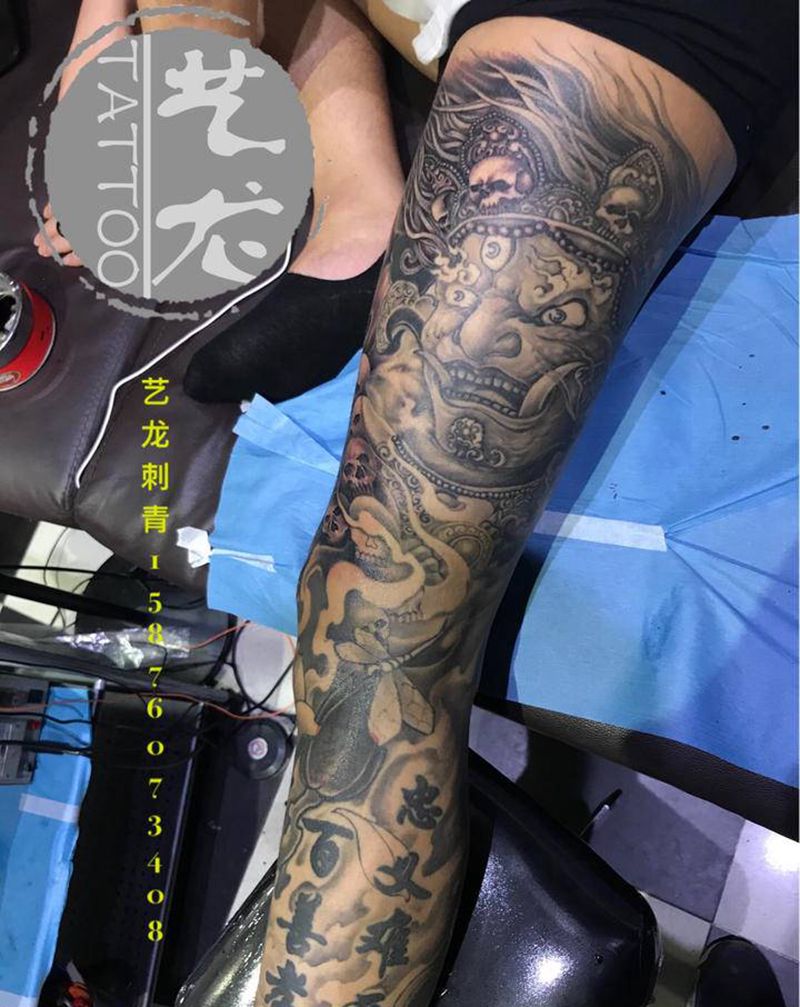 未完成的花腿纹身图片_腿部纹身图案