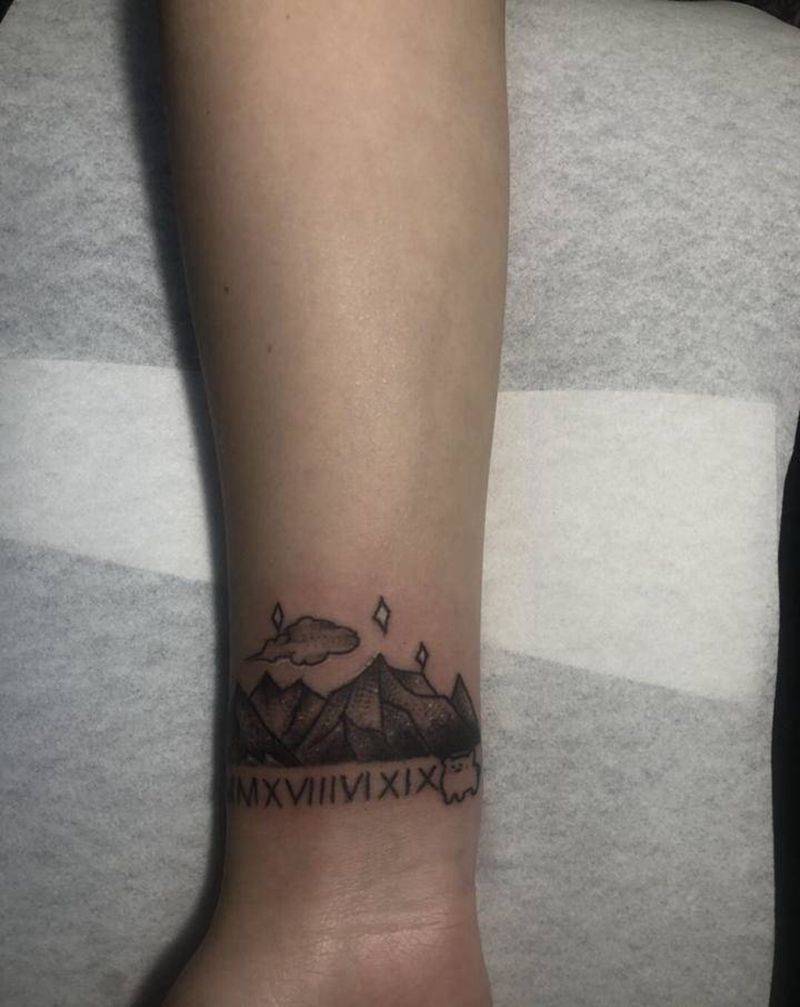 遮盖纹身图片_手部点刺纹身图案