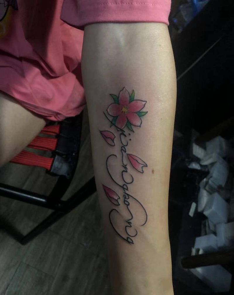 英文纹身图片_手臂花体字水彩纹身图案