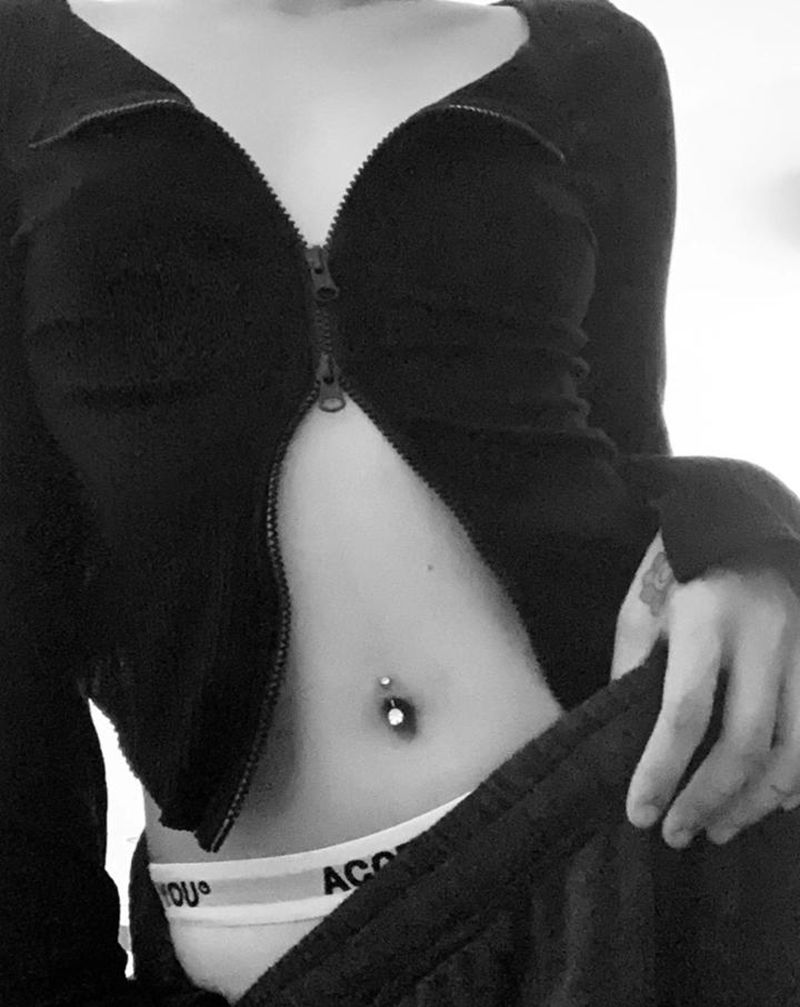 穿刺纹身图片_腹部纹身图案