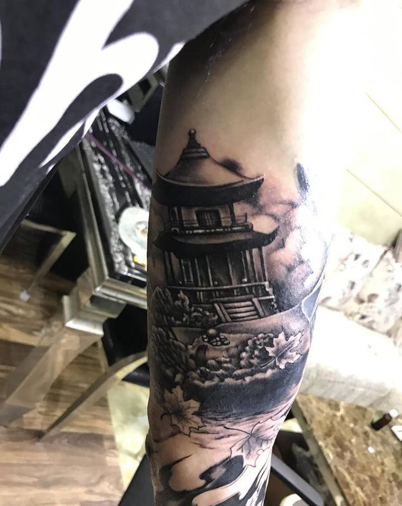 一座小洋楼纹身图片_手臂新传统纹身图案