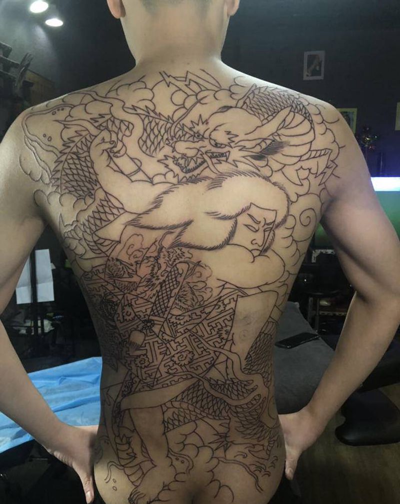 九纹龙史进纹身图片_背部老传统纹身图案