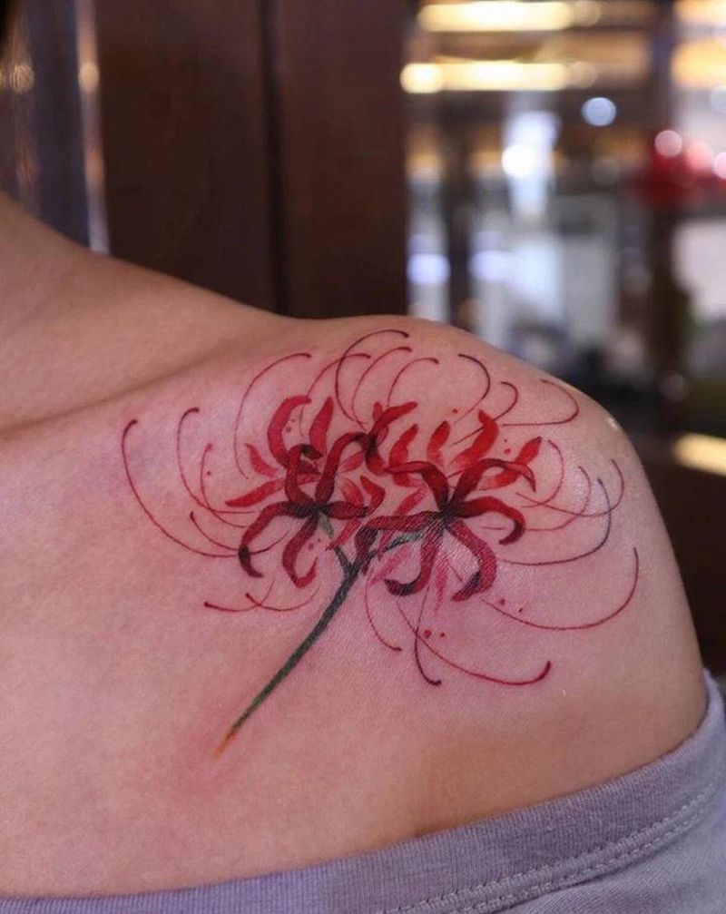 彼岸花纹身图片_肩部纹身图案