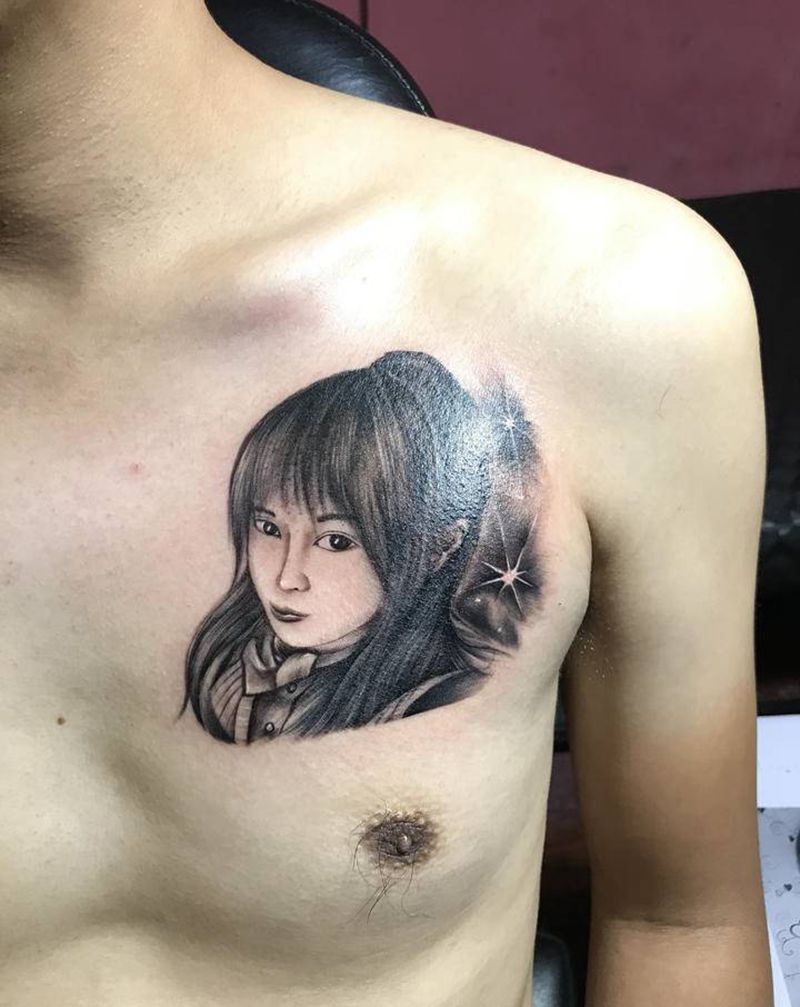 有爱的帅哥一个小肖像纹身图片_胸部欧美写实纹身图案