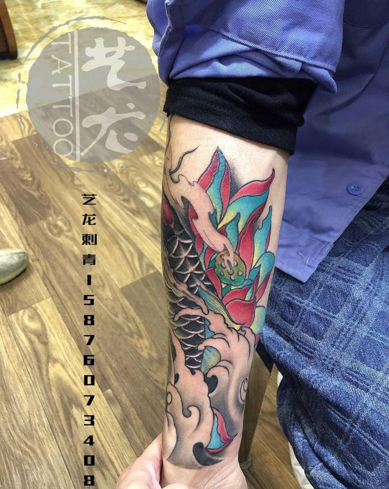 鲤鱼纹身图片_手臂纹身图案