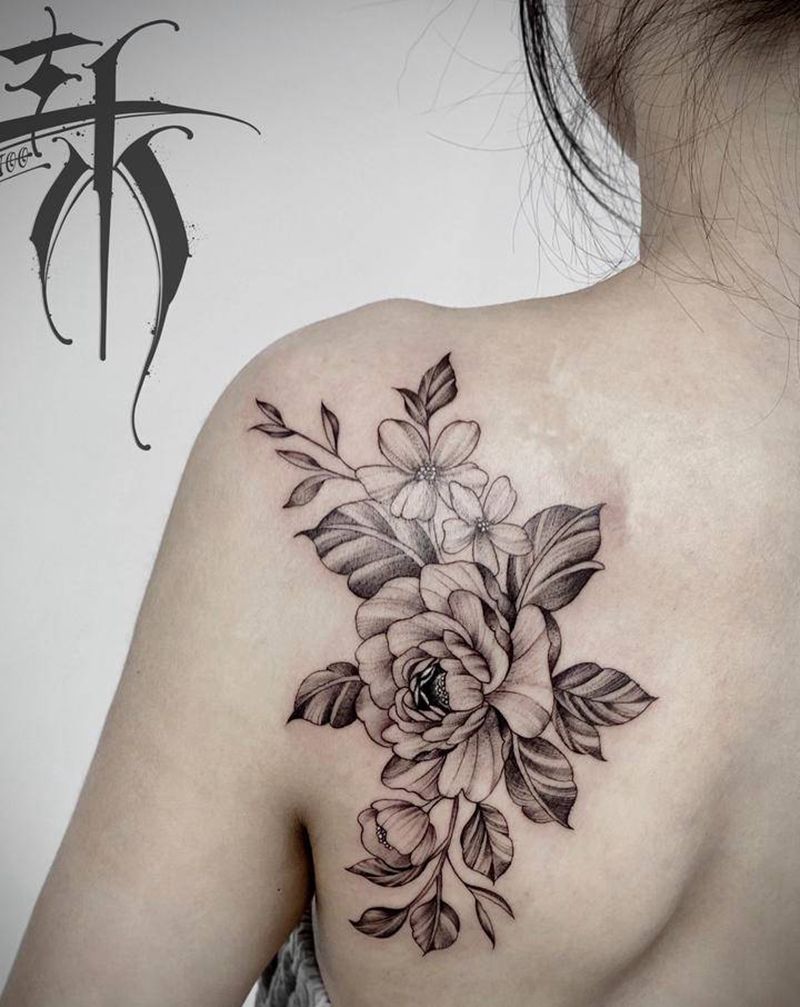 素花纹身图片_背部点刺纹身图案