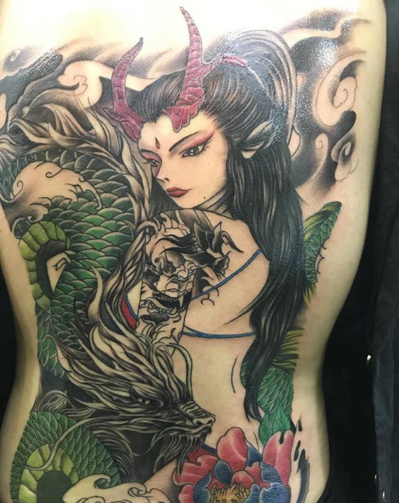 依小姐姐的要求（只做多半个背）纹身图片_背部新传统纹身图案