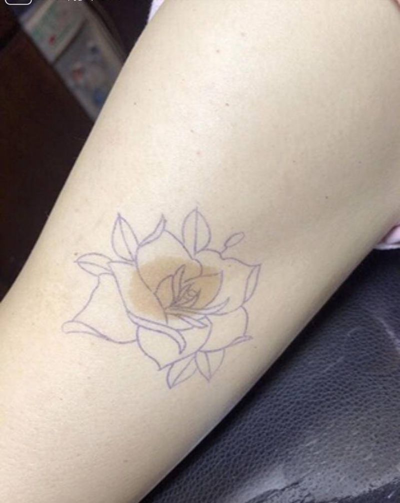 小花盖胎记纹身图片_手臂纹身图案