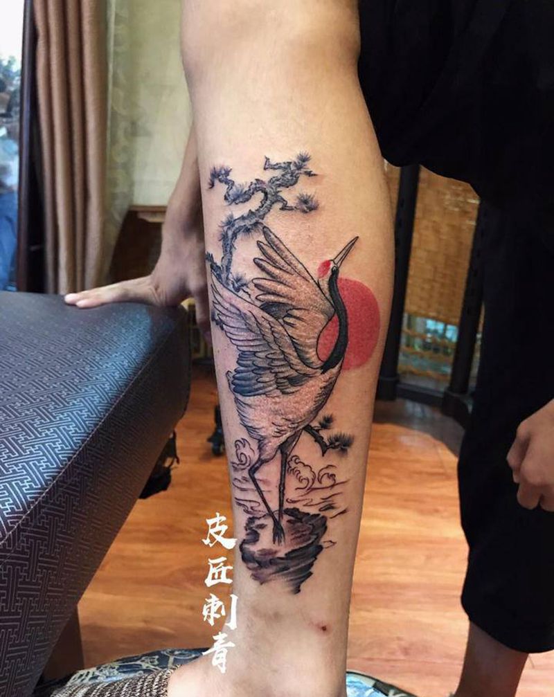 仙鹤纹身图片_腿部新传统纹身图案
