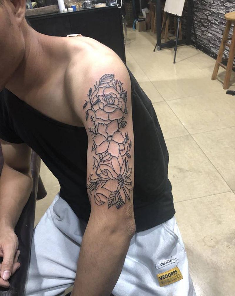 素花线条纹身图片_手部手臂新传统纹身图案