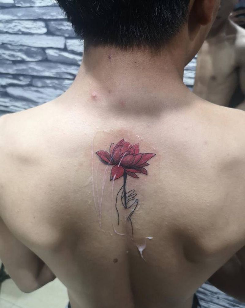 手花纹身图片_背部水彩纹身图案