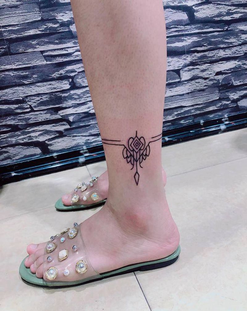 脚环纹身图片_脚部几何线纹身图案