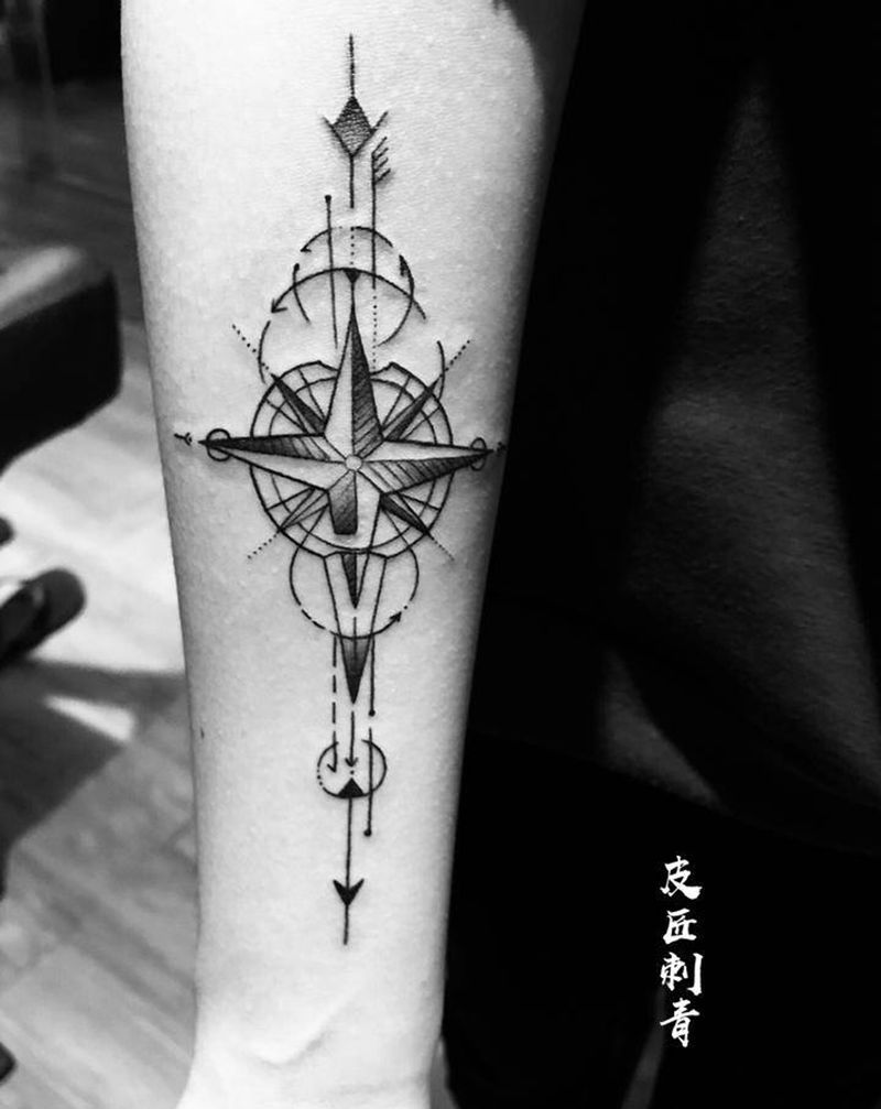 指南针纹身图片_手臂新传统纹身图案