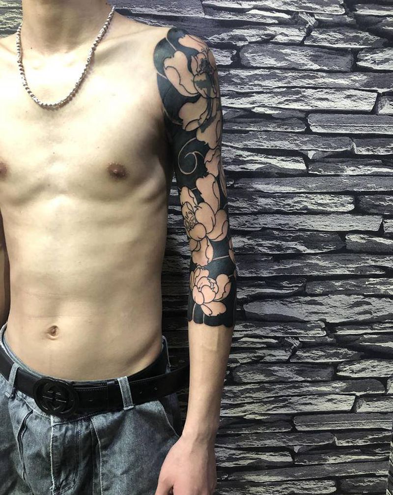 七分袖未完成纹身图片_手臂老传统纹身图案