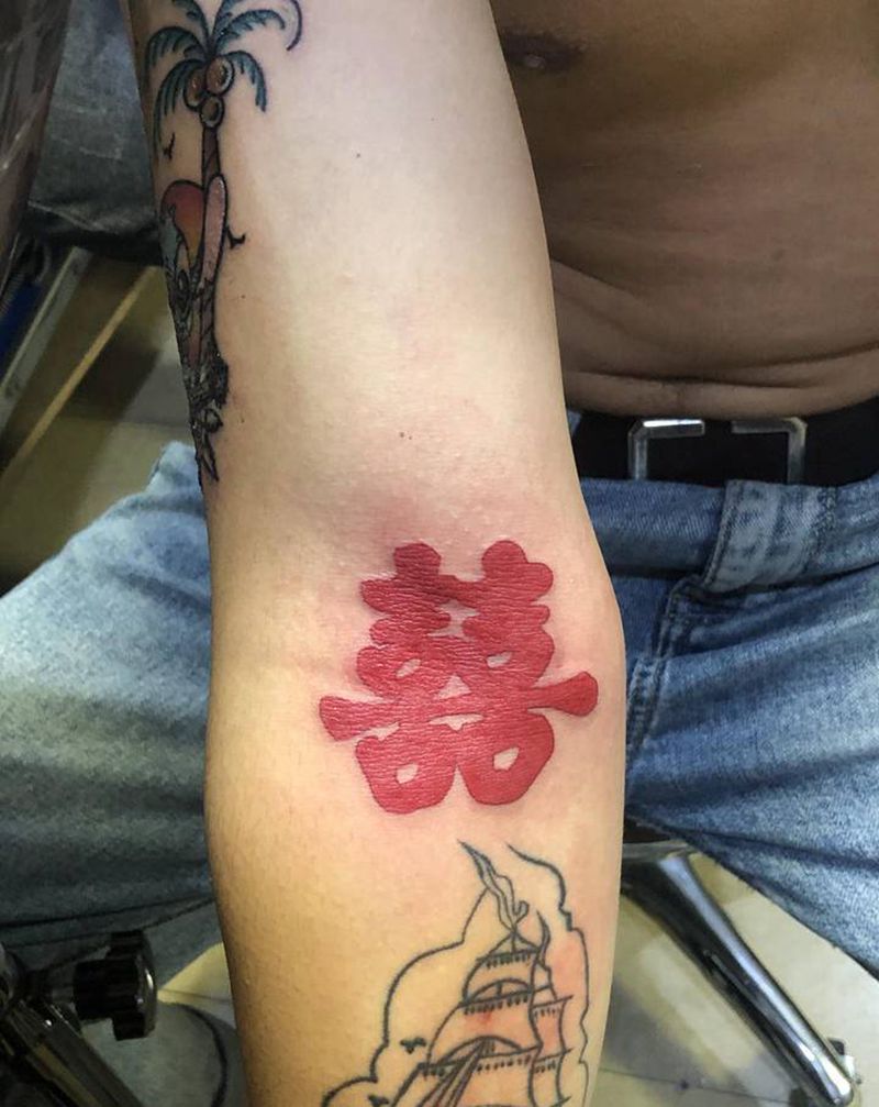 喜喜纹身图片_手部水彩纹身图案