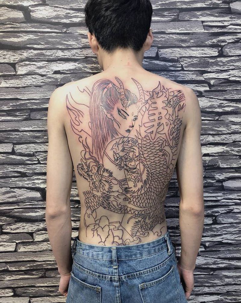 龙女线条满背纹身图片_背部新传统纹身图案
