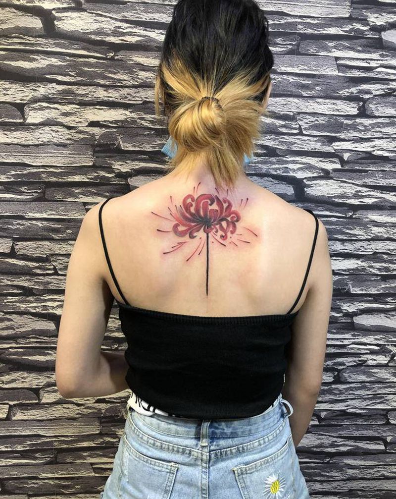 彼岸花纹身图片_背部水彩水墨纹身图案