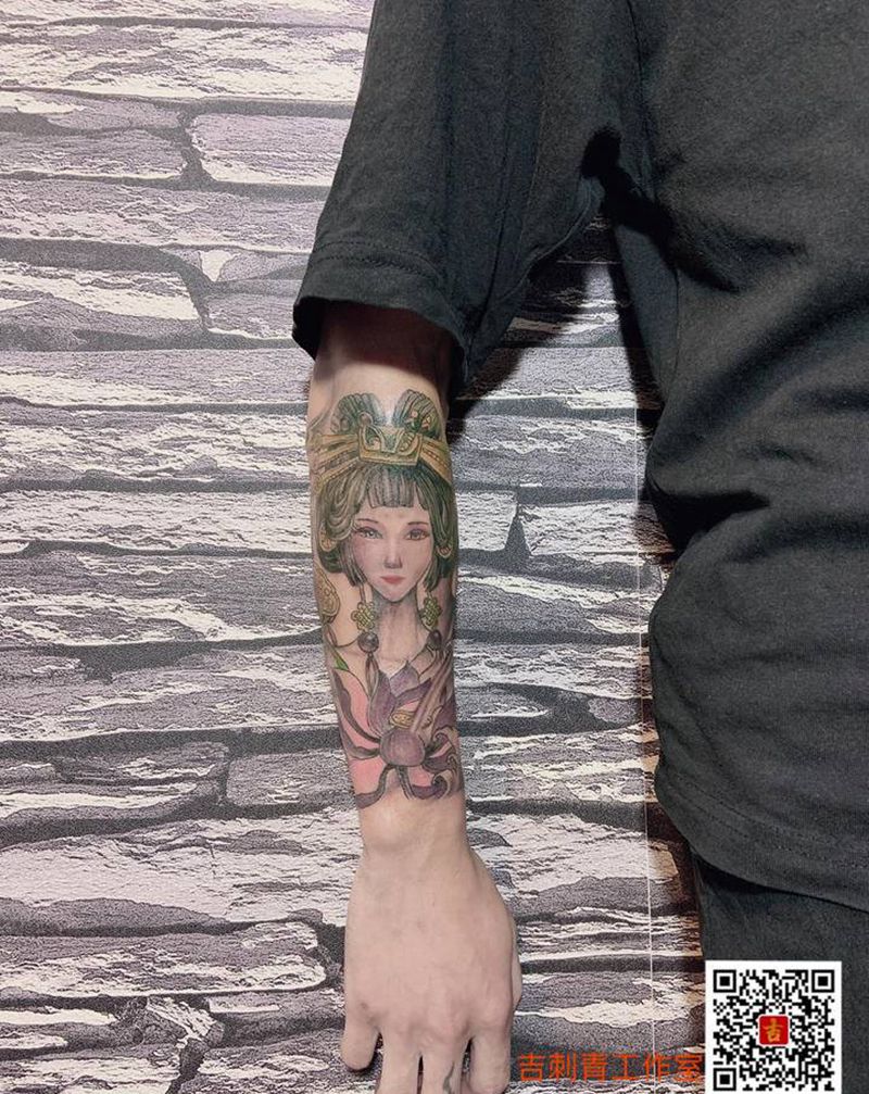 莲花仙女纹身图片_手臂新传统纹身图案